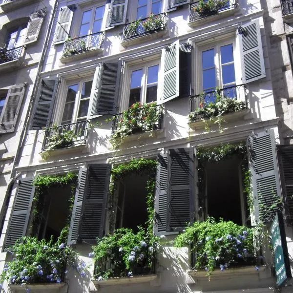 Hôtel des Arceaux, hotel v destinaci Bayonne