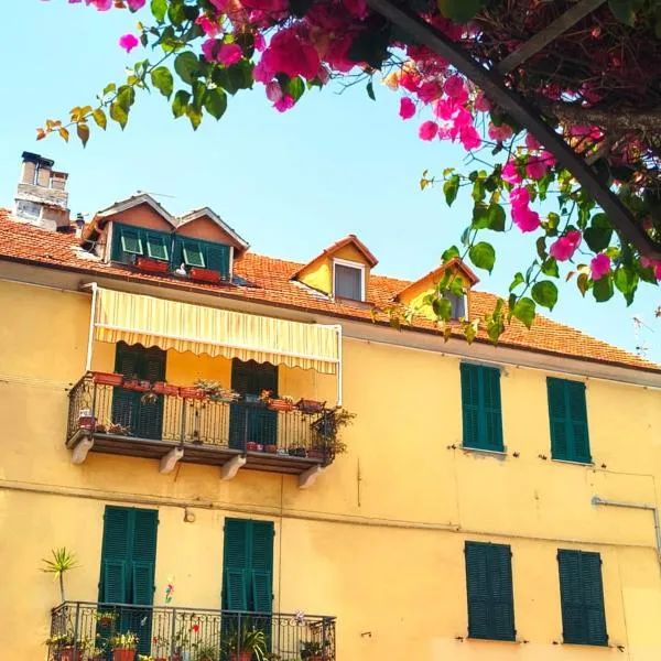 Perla Nera Guesthouse, hotell i Imperia