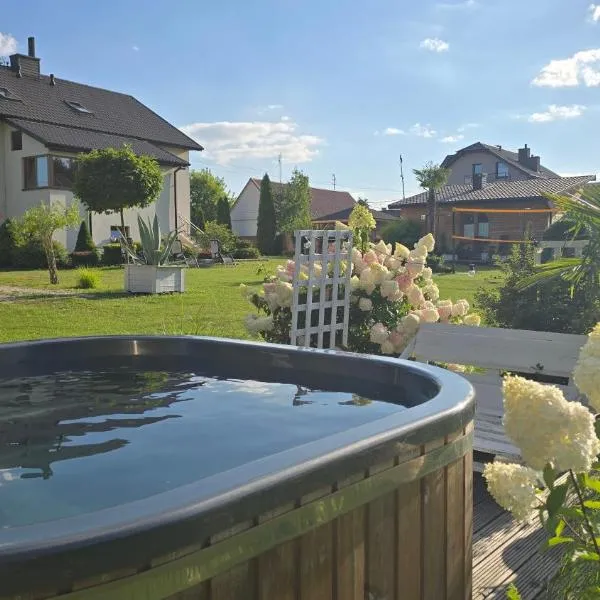 VIP VILLAGE Las Woda Rower - Podgrzewany Basen, Balia, Sauna, hotel u gradu 'Miedzierza'