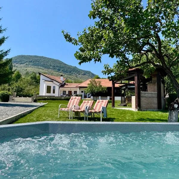 Casa Izvoarele, ξενοδοχείο σε Izvoarele