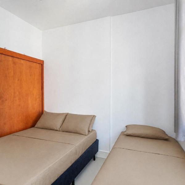 Sinta a verdadeira energia do Rio de Janeiro hospedando no melhor ponto do Zona Sul, um refúgio perfeito para quem quer praticidade e conforto , perto da praia e restaurantes mercados, ideal para família amigos e casais no Rio de Janeiro reserve já - Foto 2