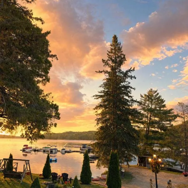 Little Hawk Resort & Marina, хотел в Algonquin Highlands