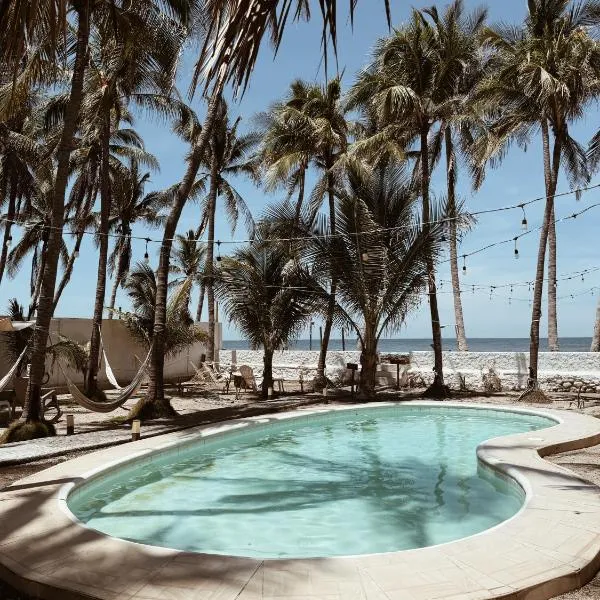 Sunset Surf Villa, hotel i La Libertad