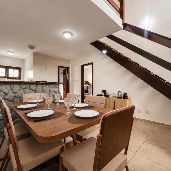 Duplex 2 quartos para 6 no Peró, Cabo Frio, com suíte, estacionamento, cozinha equipada e Smart TV, perto da Ilha do Japonês, Praia das Conchas e Rua dos Biquínis - Foto 4