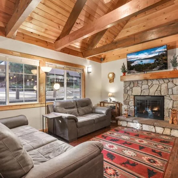 Tahoe Townie Cozy cabin in South Lake Tahoe, hotel v destinaci South Lake Tahoe