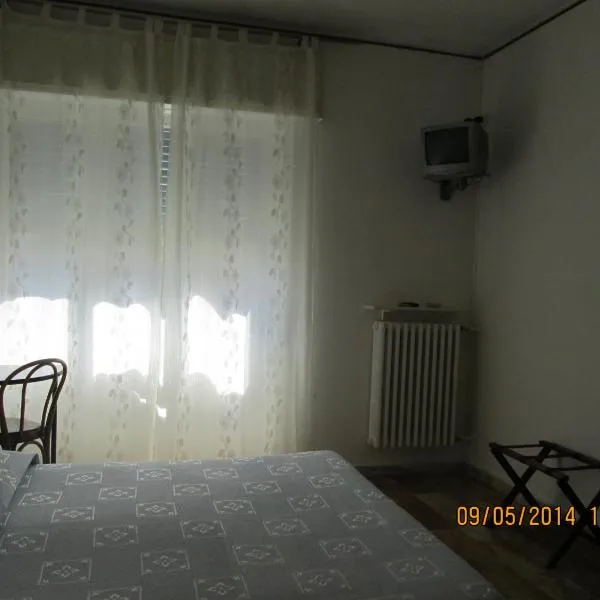 Pensione Aurora – hotel w mieście Imperia