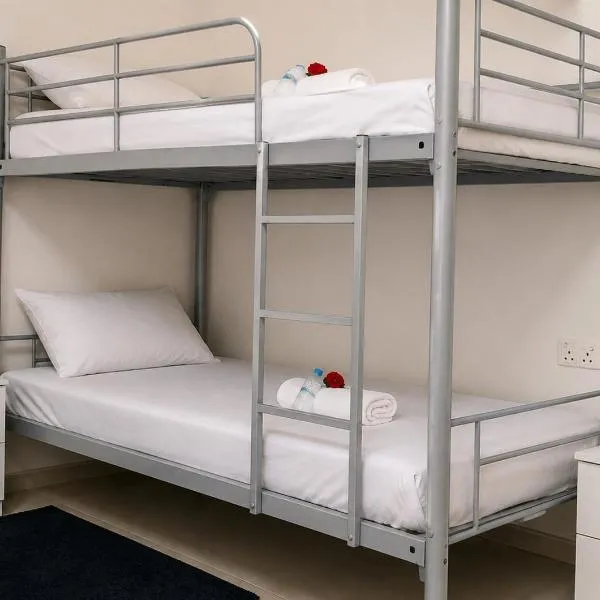 MBZ - Boutique Bed Space, hotel in Muşaffaḩ