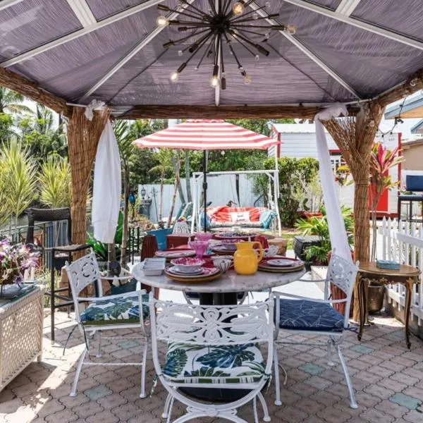 Luxury Waterfront Villa, With Private Hot Tub, Beachs, Aventura Mall Casinos, Restaruants, hotel in Hallandale Beach