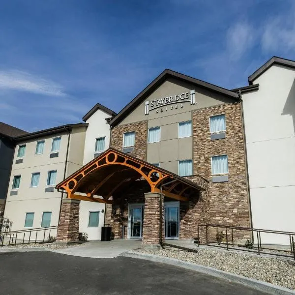 Staybridge Suites - Dawson Creek by IHG, hotelli kohteessa Dawson Creek