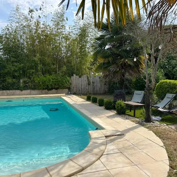 Villa et visite du vignoble et Piscine, hotel in Nuits-Saint-Georges