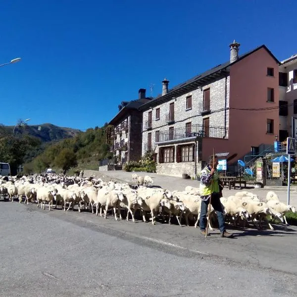 Albergue El Último Bucardo, hotell i Linás de Broto