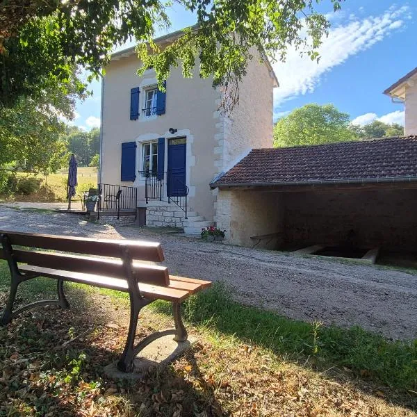 La Petite Maison du Lavoir、Courcelles-sous-Châtenoisのホテル