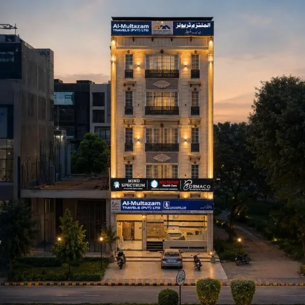 Multazam Heights, DHA Phase 8, Hotel Airport Lahore, hotel v destinácii Láhaur