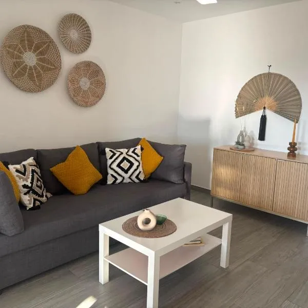 Stylish Marina View Apartment Praia da Rocha, hotel di Portimão