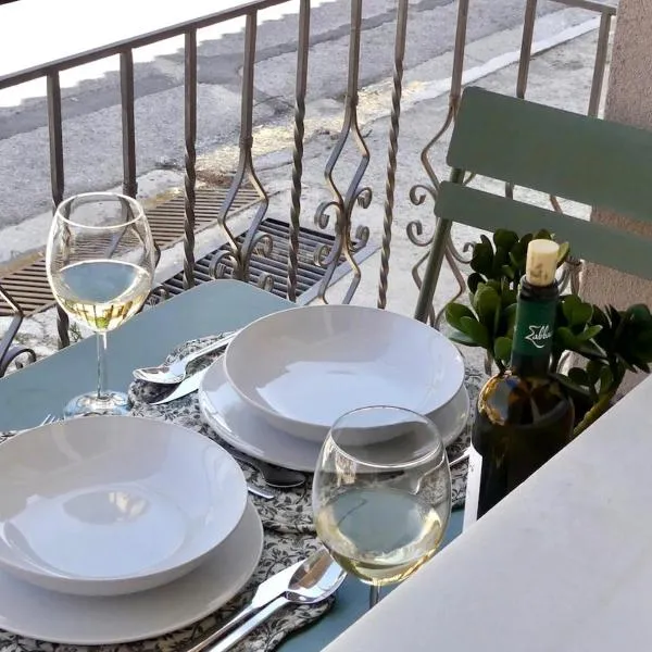 Gaia & Olive - Modern House with Garden and Balcony, hotel v mestu Taxiárkhai