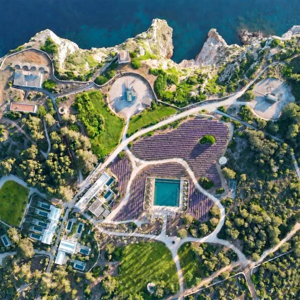 CAP Menorca Relais & Chateaux, hotel in Son Bou