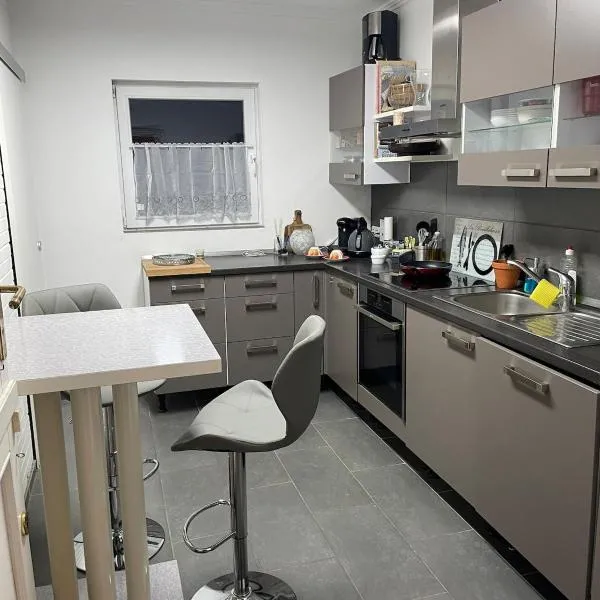 Private bungalow with garden 2 bedrooms 1 bathroom complete, מלון בנורדרשטט