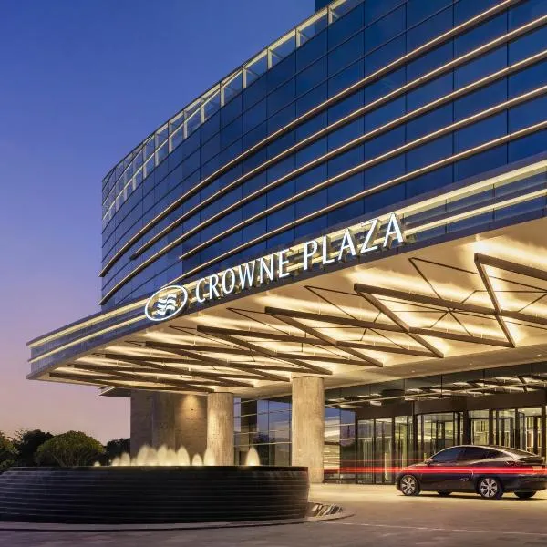 Crowne Plaza Xiamen Jimei Seaview by IHG, hotel Hsziamenben