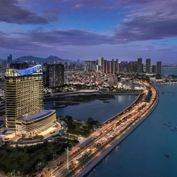 Crowne Plaza Xiamen Jimei Seaview by IHG, hótel í Xiamen
