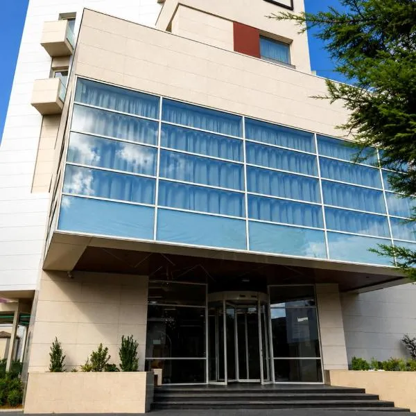 Hotel Nova Luxury, hotel en Târgovişte