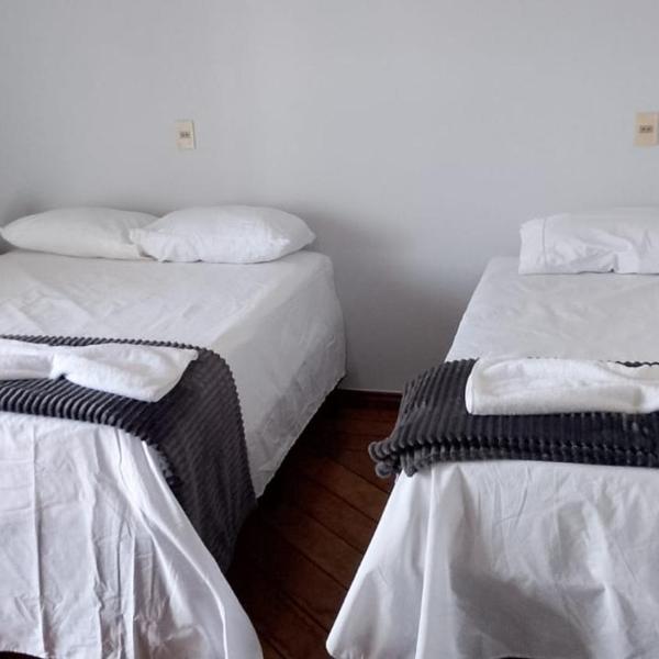 Quarto 31 privativo no centro rio Verde