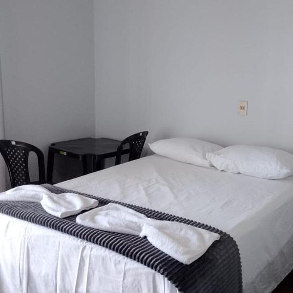 Quarto 31 privativo no centro rio Verde - Foto 4