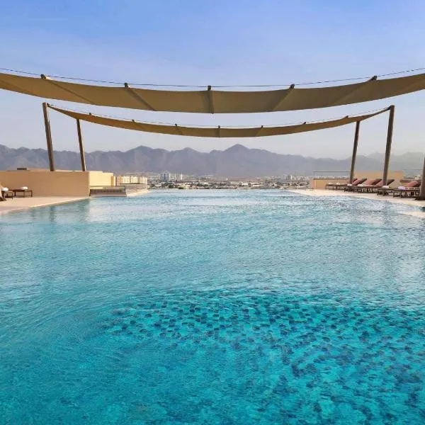 Mövenpick Hotel & Apartments Ghala Muscat: Maskat şehrinde bir otel