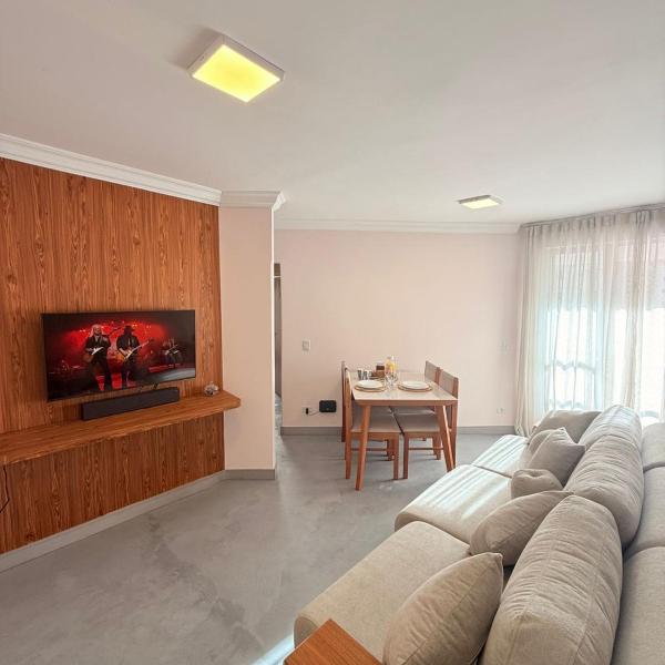 Cozy Aconchegante Apart Alto Bueno com garagem
