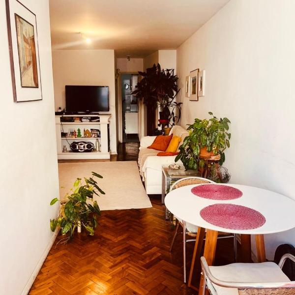 Quarto em apartamento aconchegante - Pode usar a sala e cozinha - Foto 3