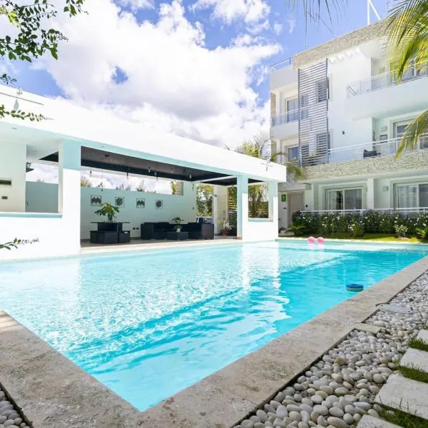 Elegant 2 Bedroom Apartment with Pool, hotel in La Laguna