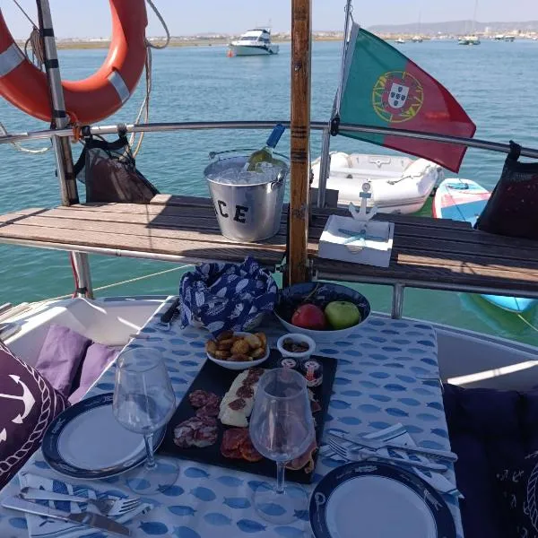 Houseboat - Faro in Ria Formosa, hotel sa Faro