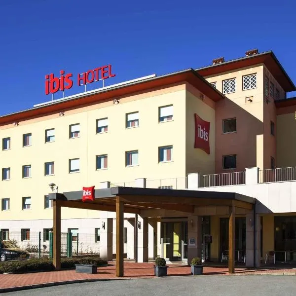 Ibis Como, хотел в Грандате