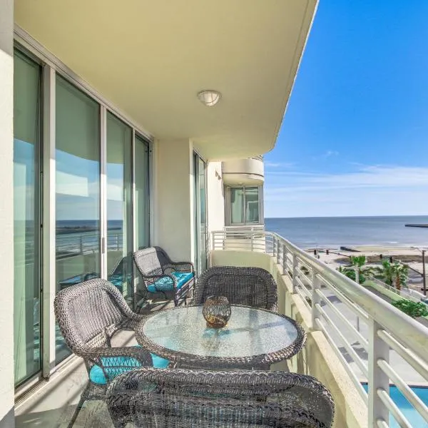 Beachside Biloxi Club Condo: Balcony w/ Ocean View, hótel í Biloxi