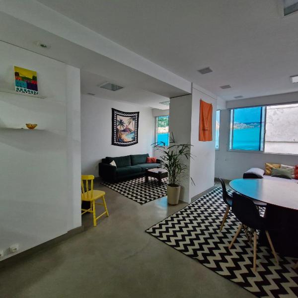 Apartamento no Leblon! Broad, illuminated, close to everything!