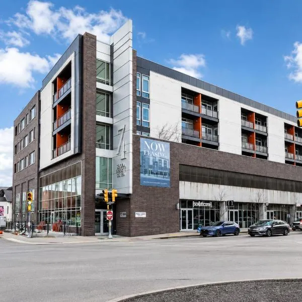 CozySuites at 747 Apts, hotel in Indianapolis