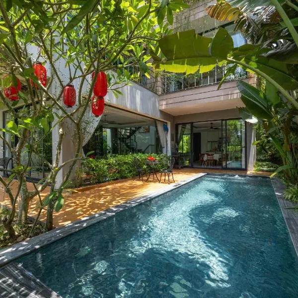 Luxury Mountain View Villa - Private Pool - BBQ Garden - 12ppl, hotel v mestu Phúc Yên