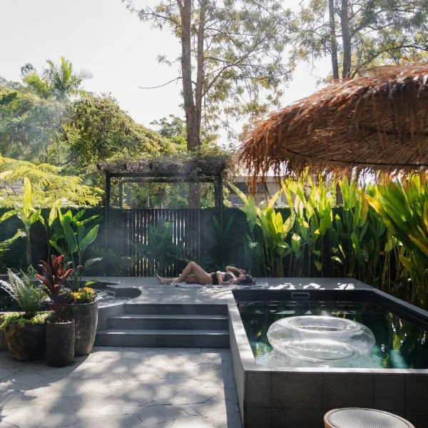 Imperial Boutique Accommodation, hotel in Eumundi