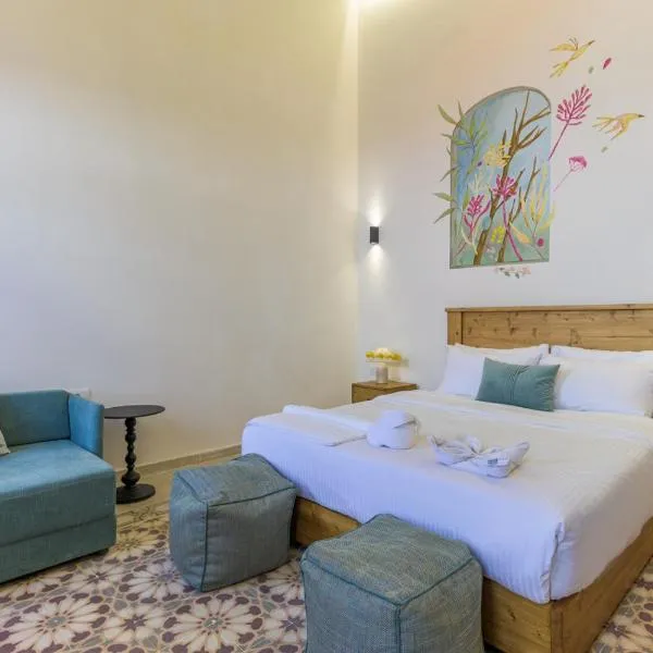 Les Bougainvilliers Studios in Batroun, hotel en Ad Dawrah