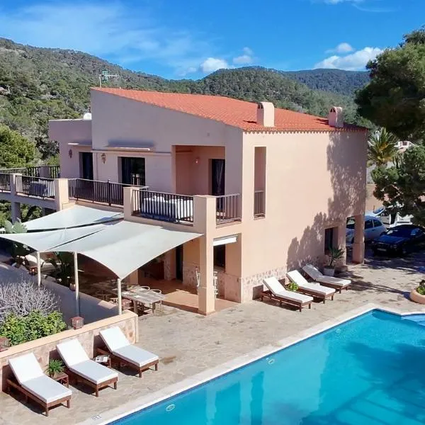 Casa en Cala Vadella con piscina y vistas al mar, hotel in Sant Josep de sa Talaia