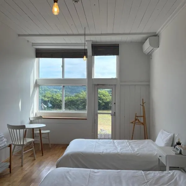 里山のいぶき舎, hotel in Goto