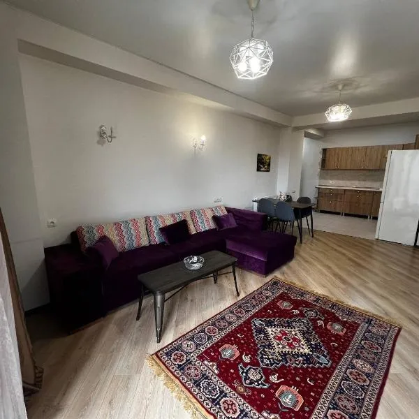 Tbilisi 2 Bedroom Apartment With Nice View, hotell i Tbilisi