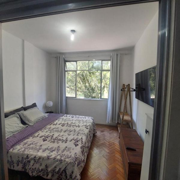 Apartamento na pracinha do Alto