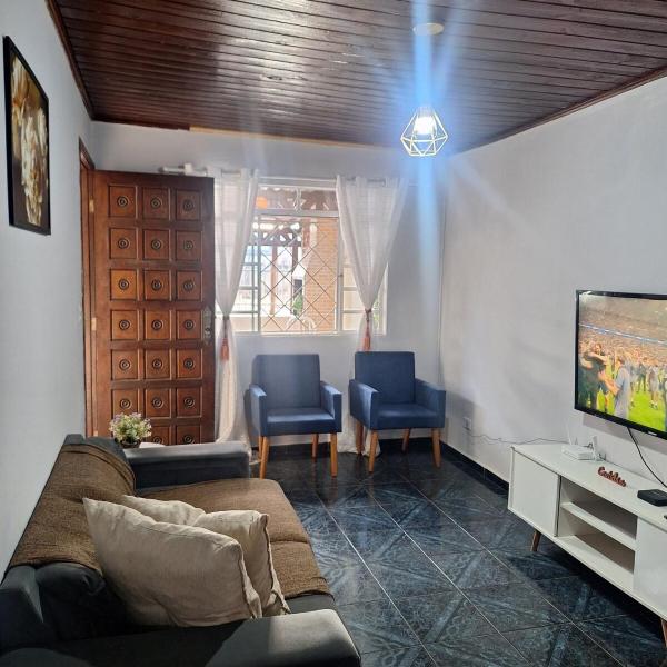 Casa completa para até 10 Pessoas - Garagem e Churrasqueira - 8 min do Aeroporto - Foto 5