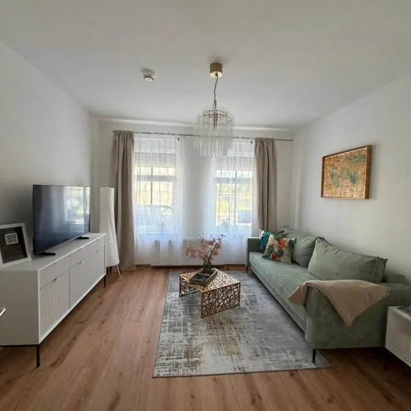 Wittenberge में, होटल Apartment 45 - Moderne, ruhige 2 Zimmer-Wohnung mit WLAN in Wittenberge, Komplett ausgestattet mit EBK, ideal für Business, Privataufenthalte, Radfahrer sowie kurze und längere Aufenthalte - einzeln oder als Paar - Nahe Bahnhof, Zentrum - Fahrradgarage