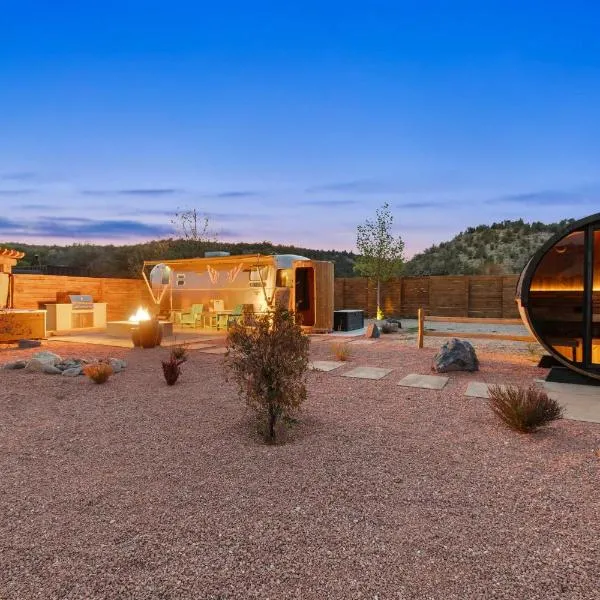 The Airstream 1 at The Fields in East Zion, hotel sa Orderville