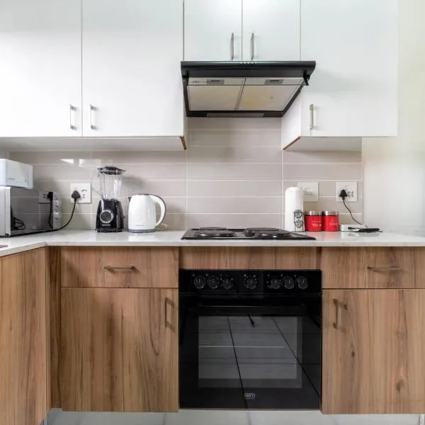 Alimama Spaces: The Manson's Green Park, hotel a Boksburg