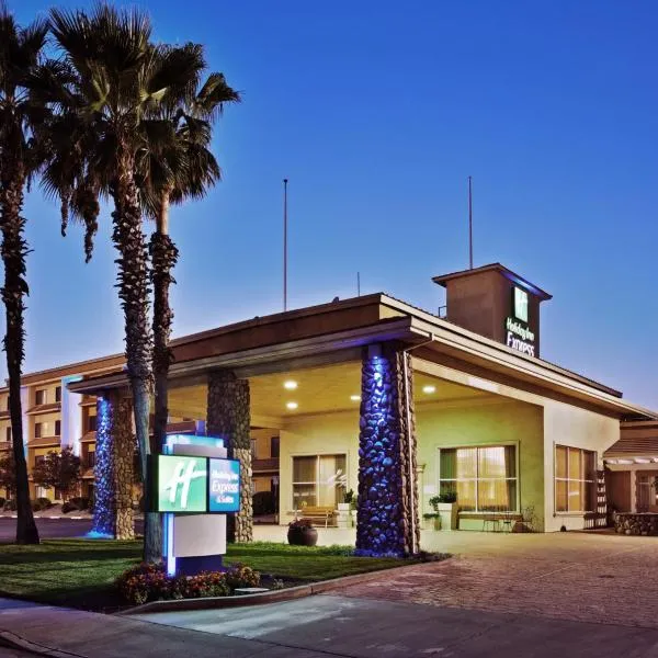 Holiday Inn Express Corning by IHG, khách sạn ở Corning
