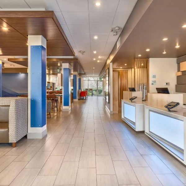 Holiday Inn Express & Suites Salem North - Keizer by IHG, hotelli kohteessa Keizer