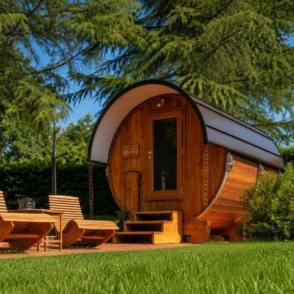 Rifugio diVino Dormire in una botte - Wine Barrel stay near Rome, hotel en Rieti
