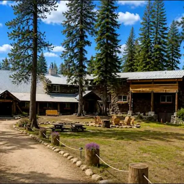 Clair Tappaan Lodge, khách sạn ở Soda Springs